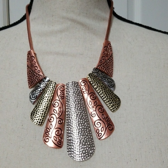 unknown Jewelry - Statement Necklace
